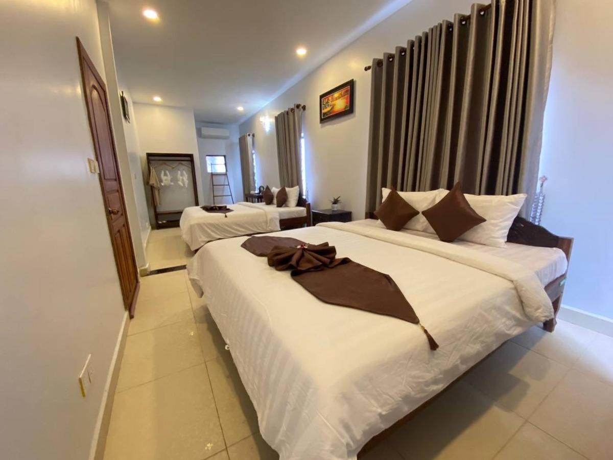 The Moon Kampot Boutique Hotel Exterior photo